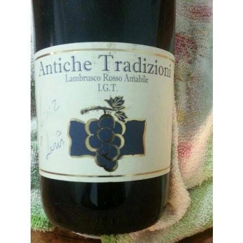 Gualtieri Antiche Tradizioni Lambrusco Amabile Rosso NV (750 ml)